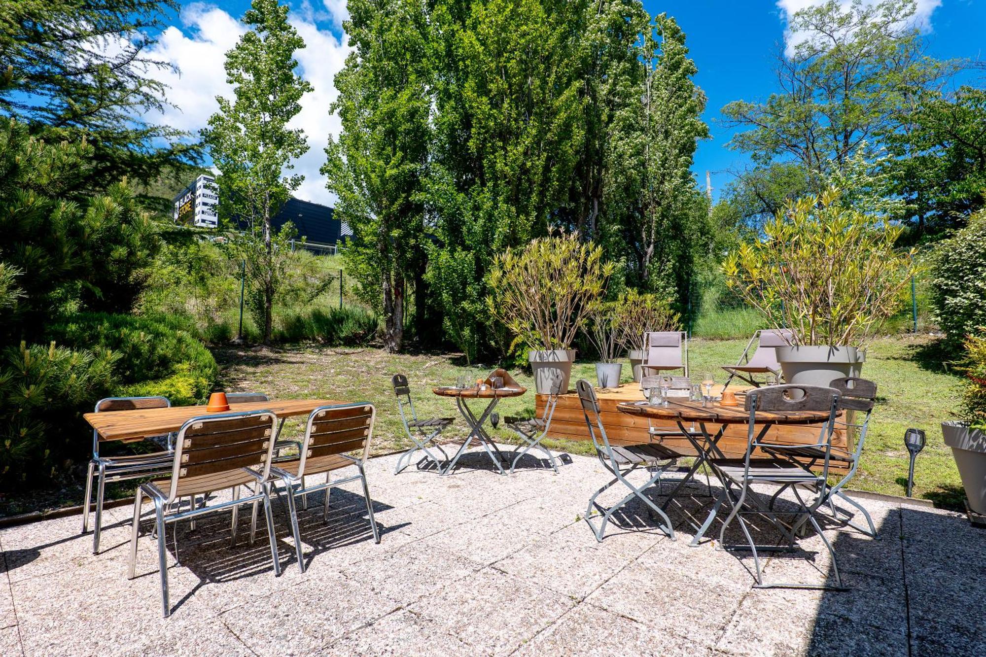 Kyriad Digne-Les-Bains Exterior foto